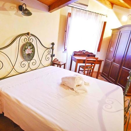 Casa De Ajala - B&B De Charme In Antica Dimora Totalmente Ristrutturata E Dotata Di Tutti I Confort Bagni Privati Spazio Living Patio Esterno Ambienti Climatizzati Degustazioni Prodotti Locali Làconi Zewnętrze zdjęcie