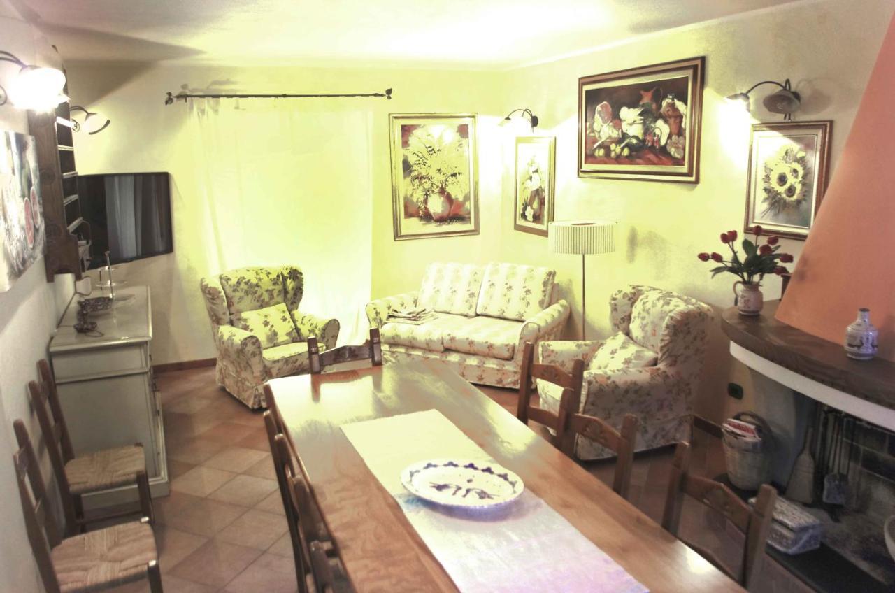 Casa De Ajala - B&B De Charme In Antica Dimora Totalmente Ristrutturata E Dotata Di Tutti I Confort Bagni Privati Spazio Living Patio Esterno Ambienti Climatizzati Degustazioni Prodotti Locali Làconi Zewnętrze zdjęcie