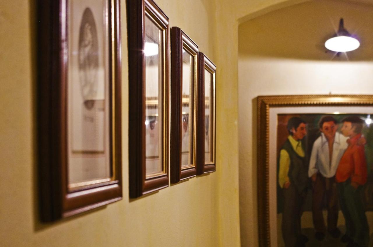 Casa De Ajala - B&B De Charme In Antica Dimora Totalmente Ristrutturata E Dotata Di Tutti I Confort Bagni Privati Spazio Living Patio Esterno Ambienti Climatizzati Degustazioni Prodotti Locali Làconi Zewnętrze zdjęcie
