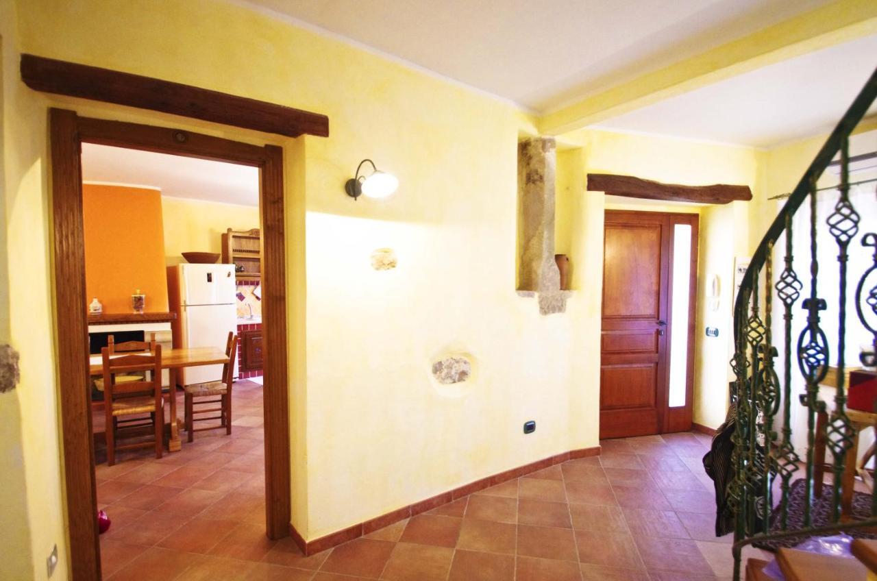 Casa De Ajala - B&B De Charme In Antica Dimora Totalmente Ristrutturata E Dotata Di Tutti I Confort Bagni Privati Spazio Living Patio Esterno Ambienti Climatizzati Degustazioni Prodotti Locali Làconi Zewnętrze zdjęcie