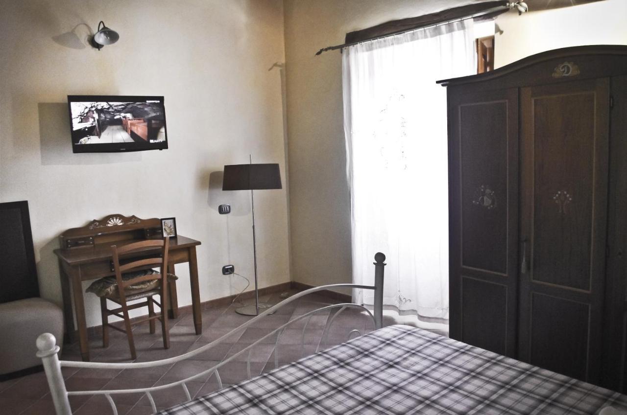 Casa De Ajala - B&B De Charme In Antica Dimora Totalmente Ristrutturata E Dotata Di Tutti I Confort Bagni Privati Spazio Living Patio Esterno Ambienti Climatizzati Degustazioni Prodotti Locali Làconi Zewnętrze zdjęcie