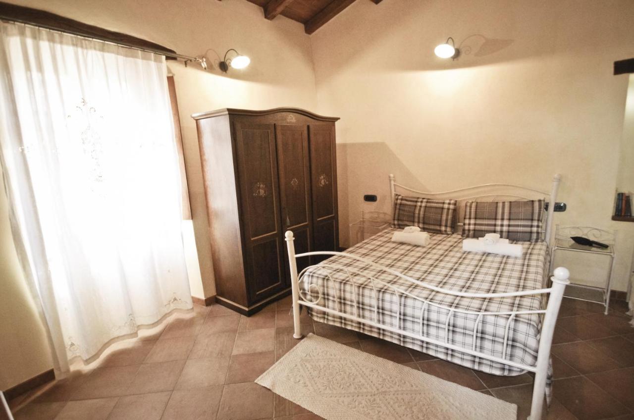 Casa De Ajala - B&B De Charme In Antica Dimora Totalmente Ristrutturata E Dotata Di Tutti I Confort Bagni Privati Spazio Living Patio Esterno Ambienti Climatizzati Degustazioni Prodotti Locali Làconi Zewnętrze zdjęcie
