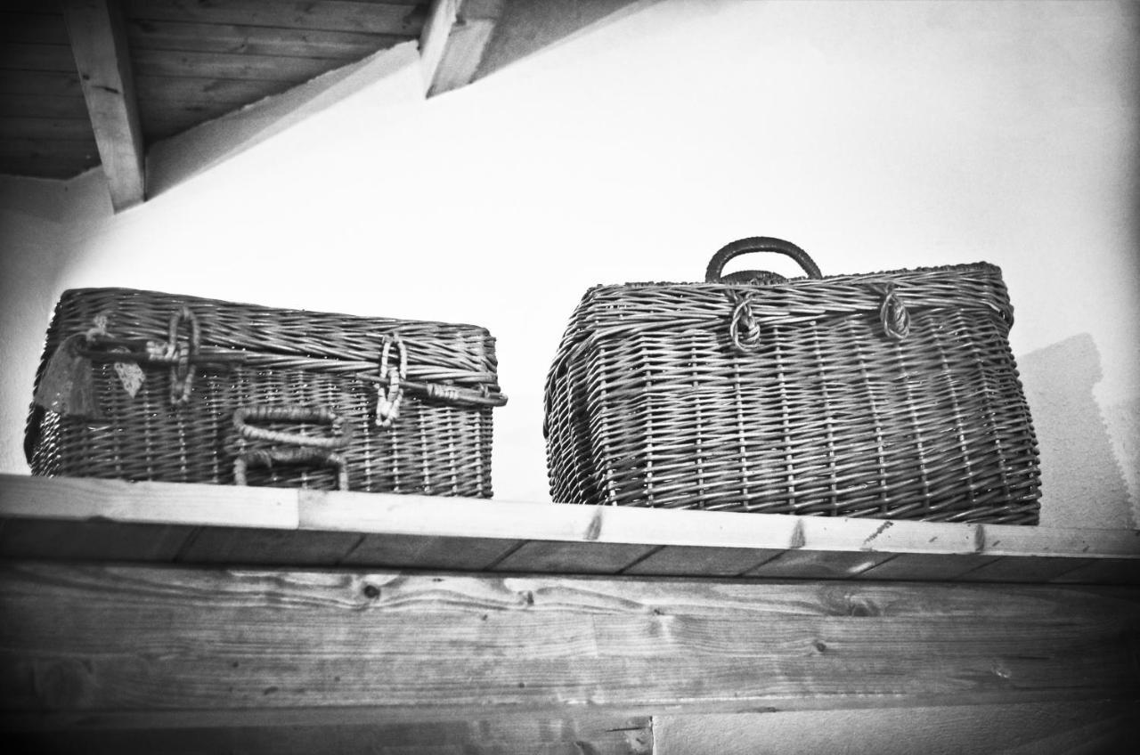 Casa De Ajala - B&B De Charme In Antica Dimora Totalmente Ristrutturata E Dotata Di Tutti I Confort Bagni Privati Spazio Living Patio Esterno Ambienti Climatizzati Degustazioni Prodotti Locali Làconi Zewnętrze zdjęcie