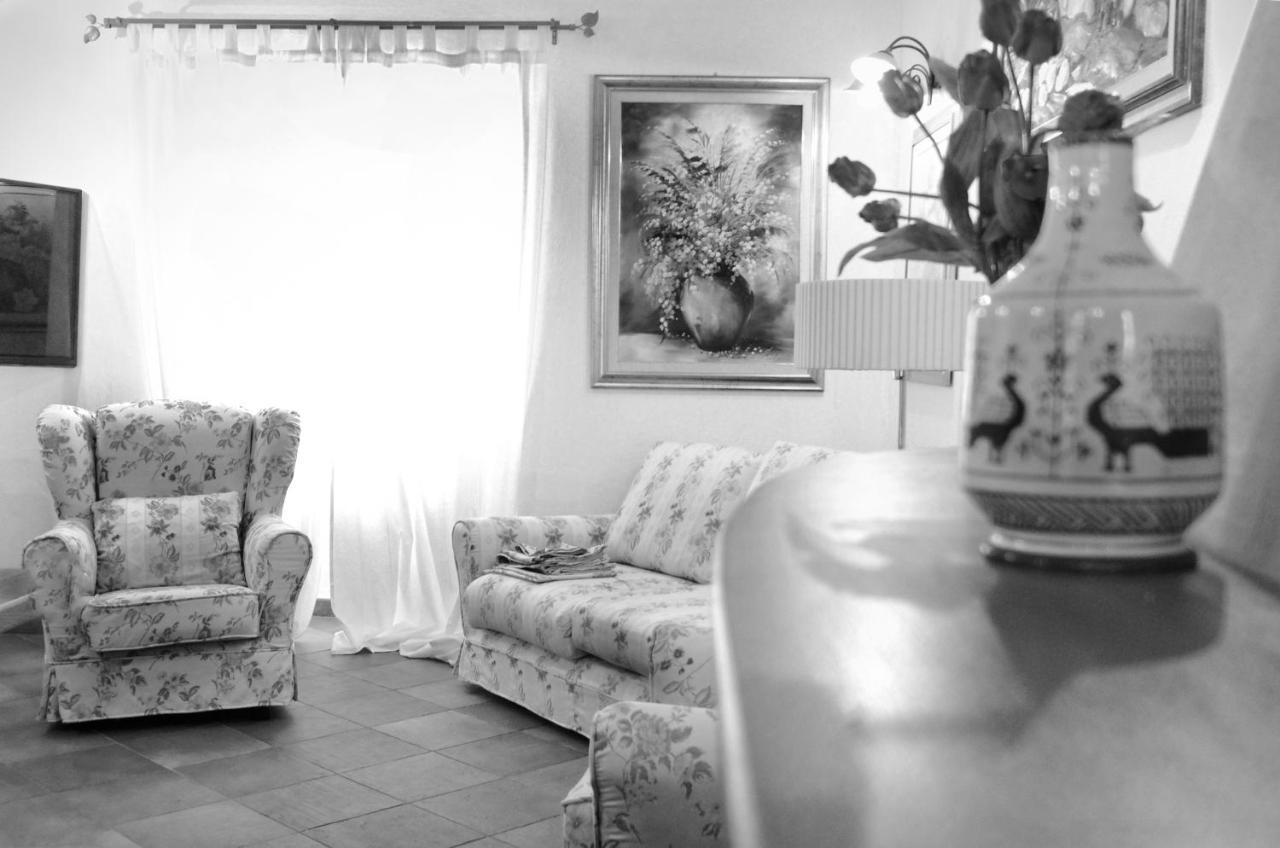 Casa De Ajala - B&B De Charme In Antica Dimora Totalmente Ristrutturata E Dotata Di Tutti I Confort Bagni Privati Spazio Living Patio Esterno Ambienti Climatizzati Degustazioni Prodotti Locali Làconi Zewnętrze zdjęcie