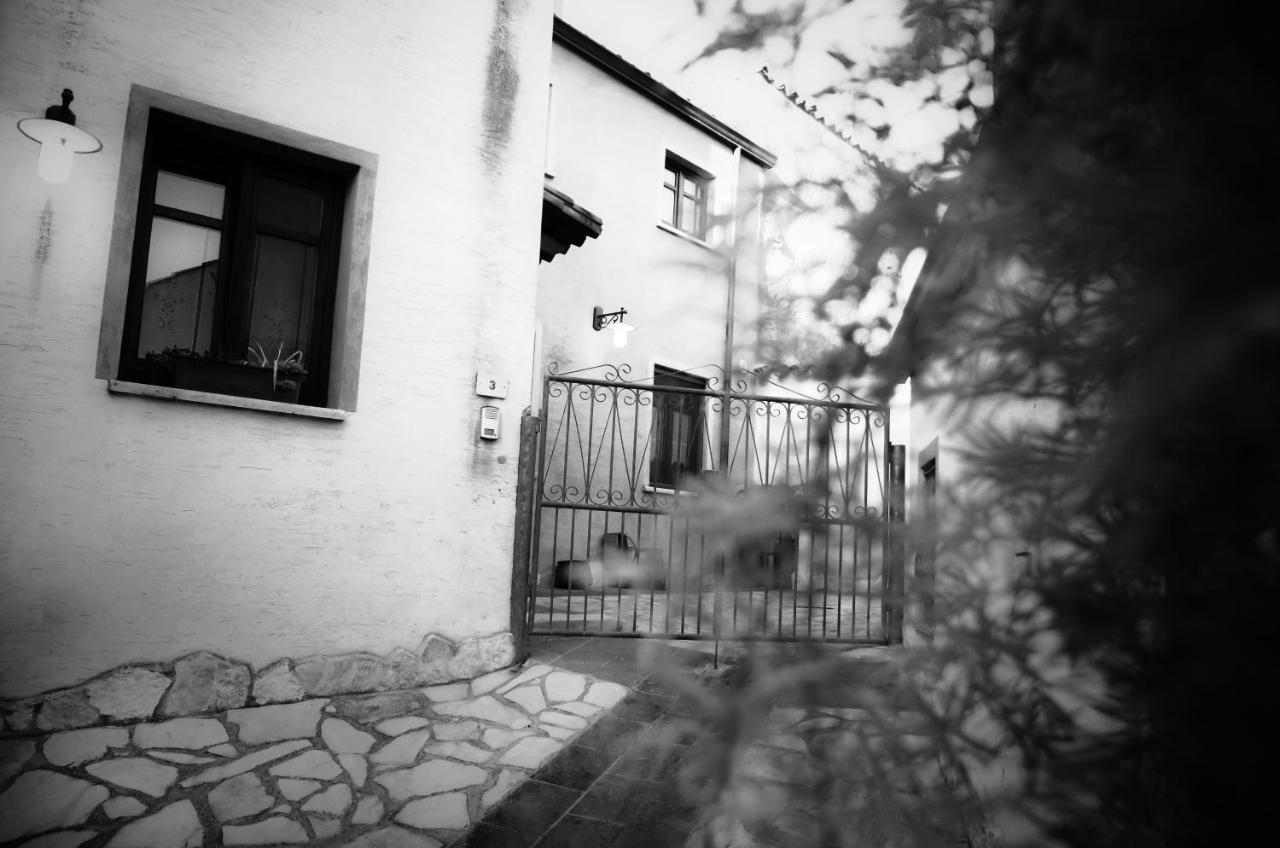 Casa De Ajala - B&B De Charme In Antica Dimora Totalmente Ristrutturata E Dotata Di Tutti I Confort Bagni Privati Spazio Living Patio Esterno Ambienti Climatizzati Degustazioni Prodotti Locali Làconi Zewnętrze zdjęcie