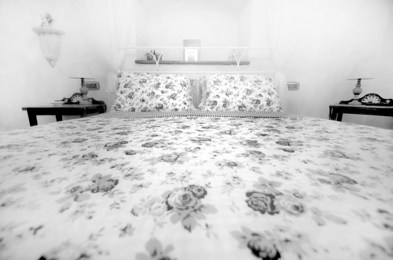 Casa De Ajala - B&B De Charme In Antica Dimora Totalmente Ristrutturata E Dotata Di Tutti I Confort Bagni Privati Spazio Living Patio Esterno Ambienti Climatizzati Degustazioni Prodotti Locali Làconi Zewnętrze zdjęcie