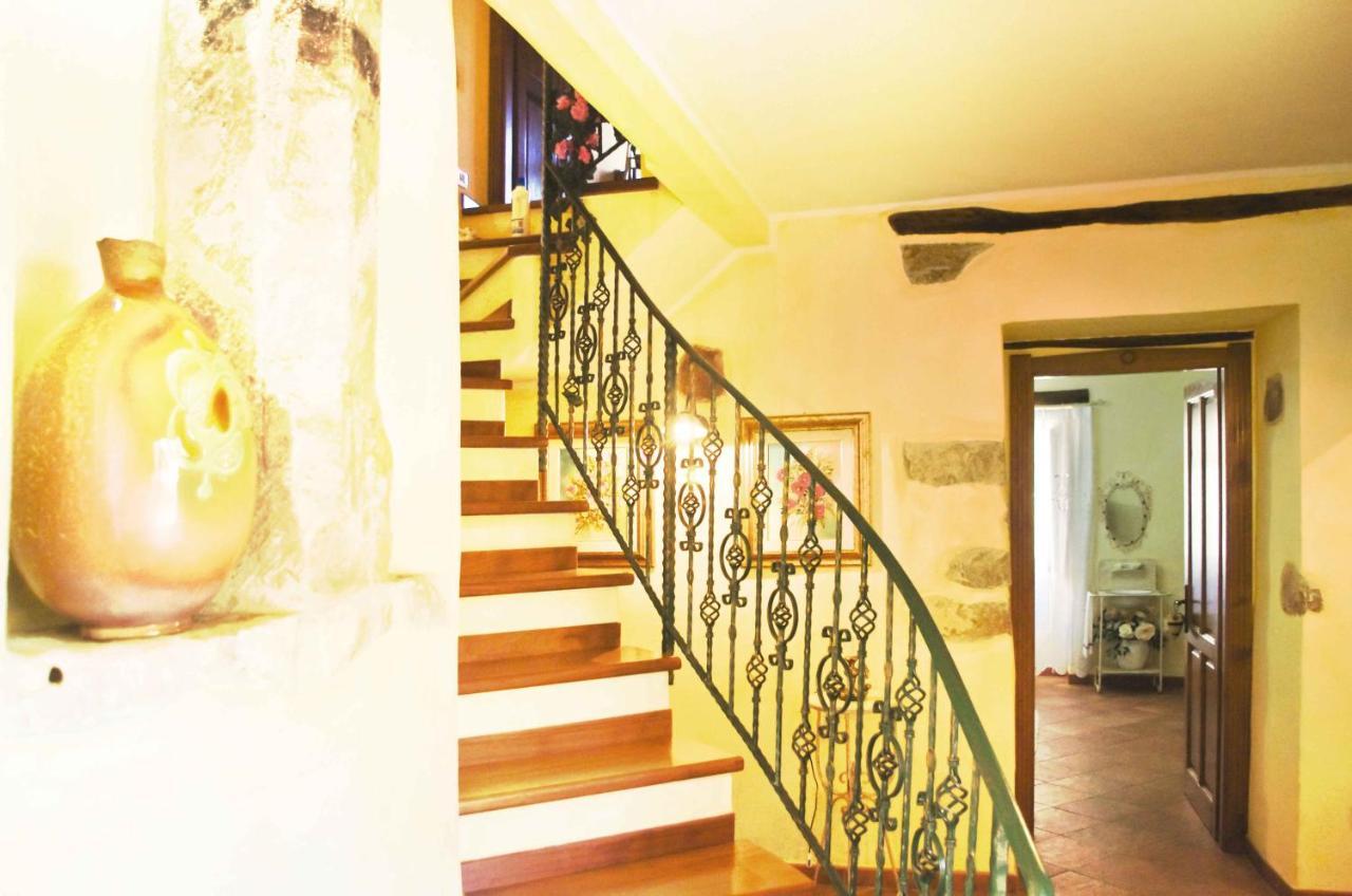 Casa De Ajala - B&B De Charme In Antica Dimora Totalmente Ristrutturata E Dotata Di Tutti I Confort Bagni Privati Spazio Living Patio Esterno Ambienti Climatizzati Degustazioni Prodotti Locali Làconi Zewnętrze zdjęcie