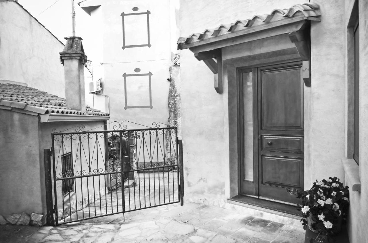 Casa De Ajala - B&B De Charme In Antica Dimora Totalmente Ristrutturata E Dotata Di Tutti I Confort Bagni Privati Spazio Living Patio Esterno Ambienti Climatizzati Degustazioni Prodotti Locali Làconi Zewnętrze zdjęcie