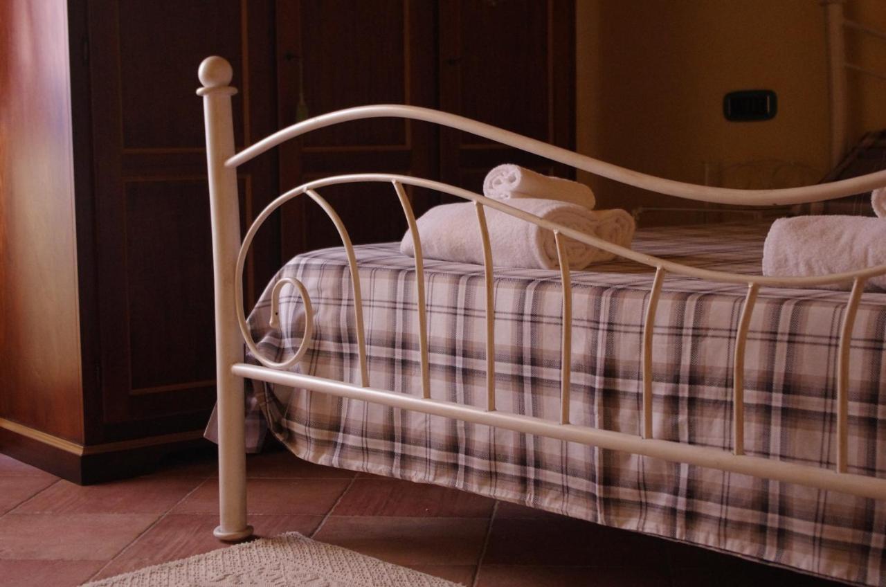 Casa De Ajala - B&B De Charme In Antica Dimora Totalmente Ristrutturata E Dotata Di Tutti I Confort Bagni Privati Spazio Living Patio Esterno Ambienti Climatizzati Degustazioni Prodotti Locali Làconi Zewnętrze zdjęcie
