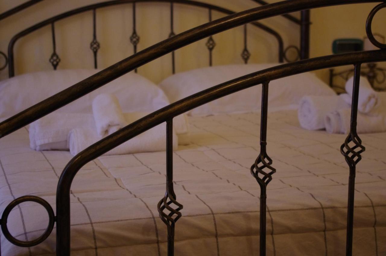 Casa De Ajala - B&B De Charme In Antica Dimora Totalmente Ristrutturata E Dotata Di Tutti I Confort Bagni Privati Spazio Living Patio Esterno Ambienti Climatizzati Degustazioni Prodotti Locali Làconi Zewnętrze zdjęcie