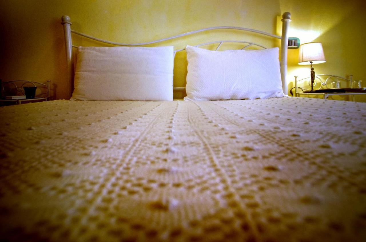 Casa De Ajala - B&B De Charme In Antica Dimora Totalmente Ristrutturata E Dotata Di Tutti I Confort Bagni Privati Spazio Living Patio Esterno Ambienti Climatizzati Degustazioni Prodotti Locali Làconi Zewnętrze zdjęcie